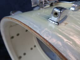 Ludwig 7.5x15 White Marine Pearl Wood Snare Drum Serial #isi9271 Ludwig 7.5x15 White Marine Pearl Wood Snare Drum Serial #isi9271