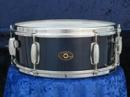 Slingerland 5.5 x 14 Sparkling Blue Pearl Wood Snare Drum 1960's Serial #208591 Slingerland 5.5 x 14 Sparkling Blue Pearl Wood Snare Drum 1960's Serial #208591