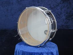 Slingerland 5.5 x 14 Sparkling Blue Pearl Wood Snare Drum 1960's Serial #208591 Slingerland 5.5 x 14 Sparkling Blue Pearl Wood Snare Drum 1960's Serial #208591