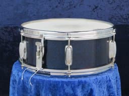 Slingerland 5.5 x 14 Sparkling Blue Pearl Wood Snare Drum 1960's Serial #208591 Slingerland 5.5 x 14 Sparkling Blue Pearl Wood Snare Drum 1960's Serial #208591