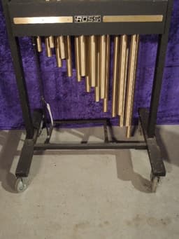Ross 1 1/3 Octave Chimes Model R 500 ser# 474. Ross 1 1/3 Octave Chimes Model R 500 ser# 474.
