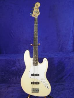 Fender Jazz Bass Guitar Olympic White 1993 Serial #MN514375 Fender Jazz Bass Guitar Olympic White 1993 Serial #MN514375