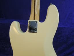 Fender Jazz Bass Guitar Olympic White 1993 Serial #MN514375 Fender Jazz Bass Guitar Olympic White 1993 Serial #MN514375