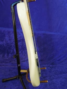 Fender Jazz Bass Guitar Olympic White 1993 Serial #MN514375 Fender Jazz Bass Guitar Olympic White 1993 Serial #MN514375