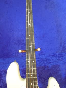 Fender Jazz Bass Guitar Olympic White 1993 Serial #MN514375 Fender Jazz Bass Guitar Olympic White 1993 Serial #MN514375