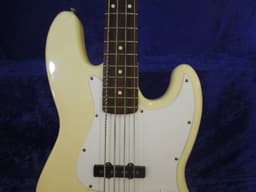 Fender Jazz Bass Guitar Olympic White 1993 Serial #MN514375 Fender Jazz Bass Guitar Olympic White 1993 Serial #MN514375