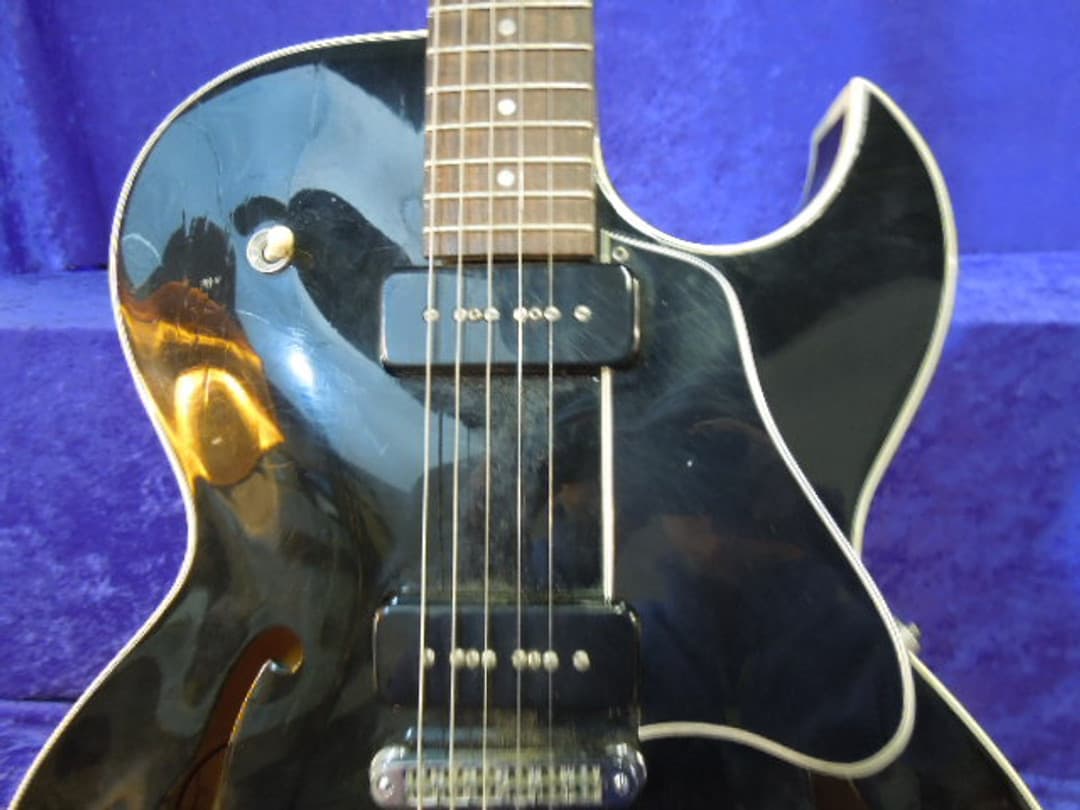 Gibson USA ES-135 Semi Hollow Electric Acoustic Guitar 1993 Serial #93333306