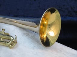 King Silversonic Two Tone Cornet 1963 Serial #385967 King Silversonic Two Tone Cornet 1963 Serial #385967