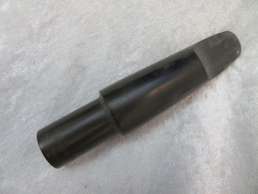 Berg Larsen 85/2 Offset M Baritone Saxophone Mouthpiece Serial #isi9460-19 Berg Larsen 85/2 Offset M Baritone Saxophone Mouthpiece Serial #isi9460-19