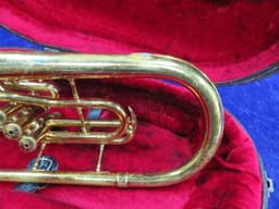 King Eb Alto Horn Lacquered Excellent Player Serial #484175 King Eb Alto Horn Lacquered Excellent Player Serial #484175