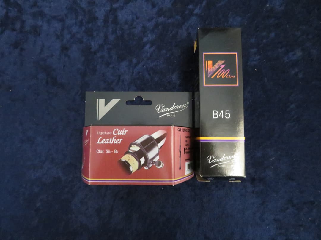 Vandoren Bb Clarinet B45 Mouthpiece & Ligature isi10080-5 Vandoren Bb Clarinet B45 Mouthpiece & Ligature isi10080-5