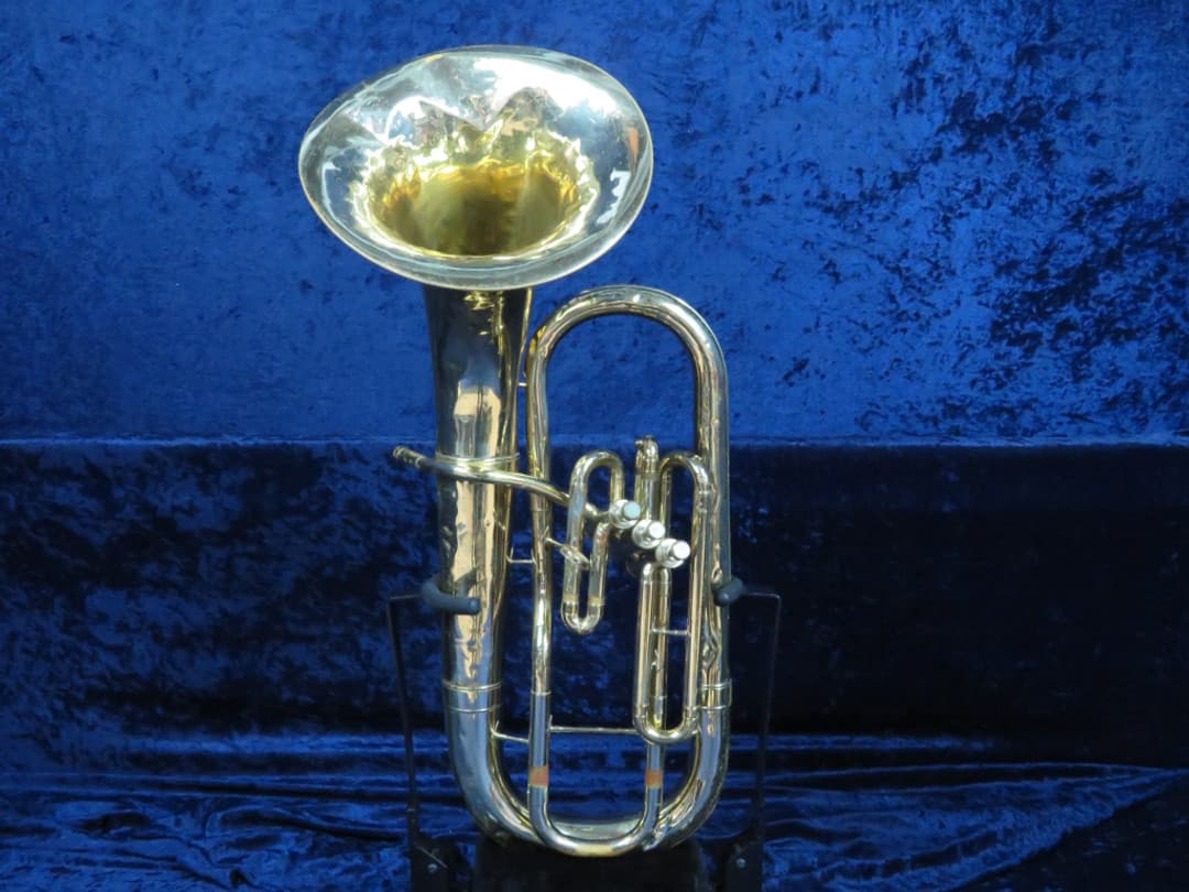 Conn 3 Valve Baritone Horn Serial #H68262 Conn 3 Valve Baritone Horn Serial #H68262