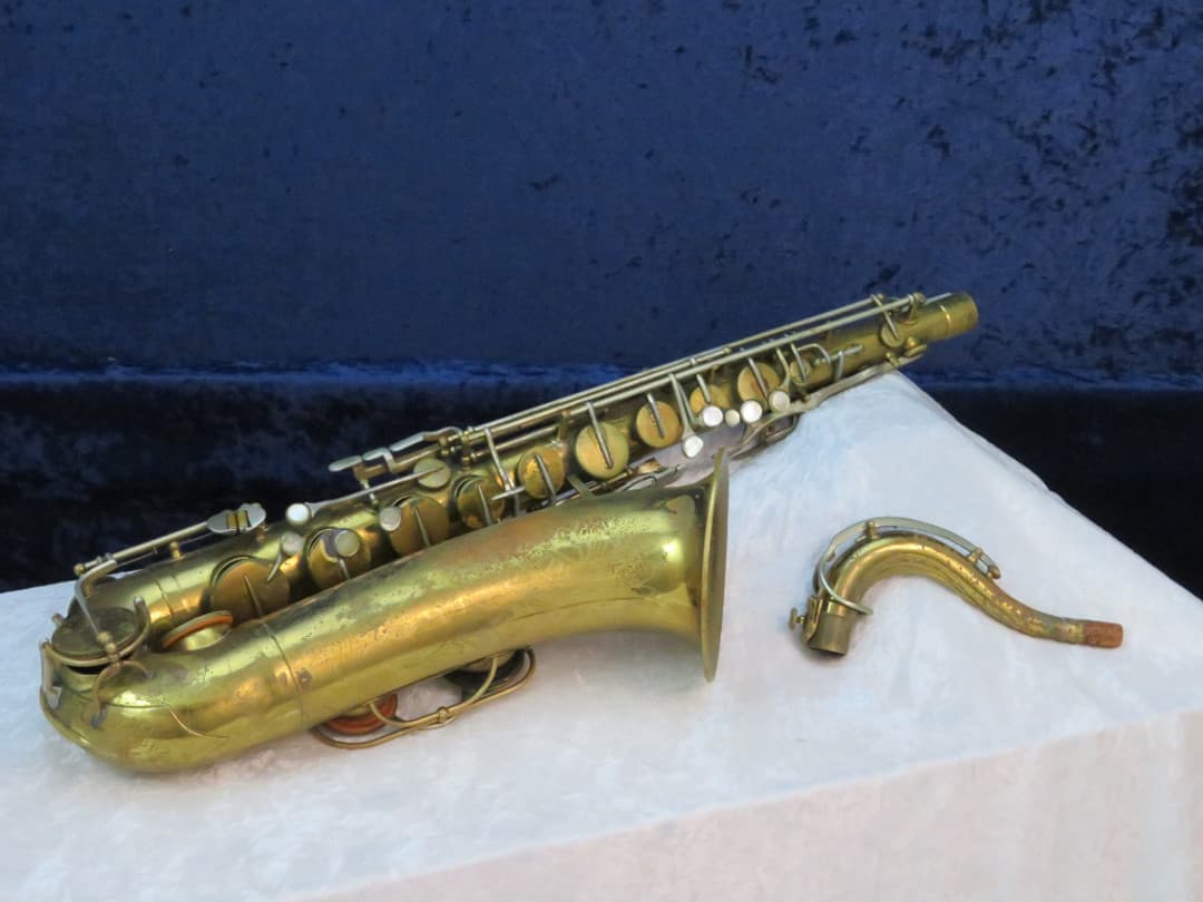 Martin Centennial Tenor Saxophone with reed Martin Centennial Tenor Saxophone with reed