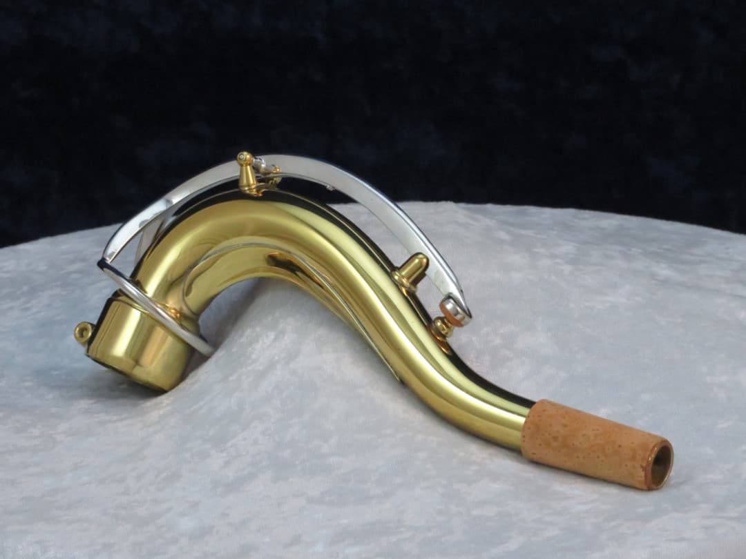 King Super 20 Tenor Saxophone Neck Serial #isi11801 King Super 20 Tenor Saxophone Neck Serial #isi11801