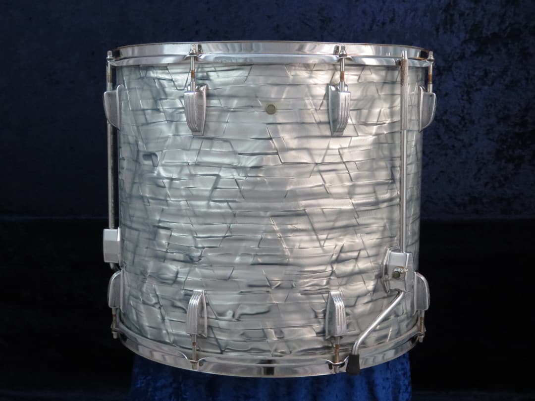 Ludwig 16 x 18 Sky Blue Pearl Wood Floor Tom Serial #isi11121 Ludwig 16 x 18 Sky Blue Pearl Wood Floor Tom Serial #isi11121