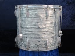 Ludwig 16 x 18 Sky Blue Pearl Wood Floor Tom Serial #isi11121 Ludwig 16 x 18 Sky Blue Pearl Wood Floor Tom Serial #isi11121