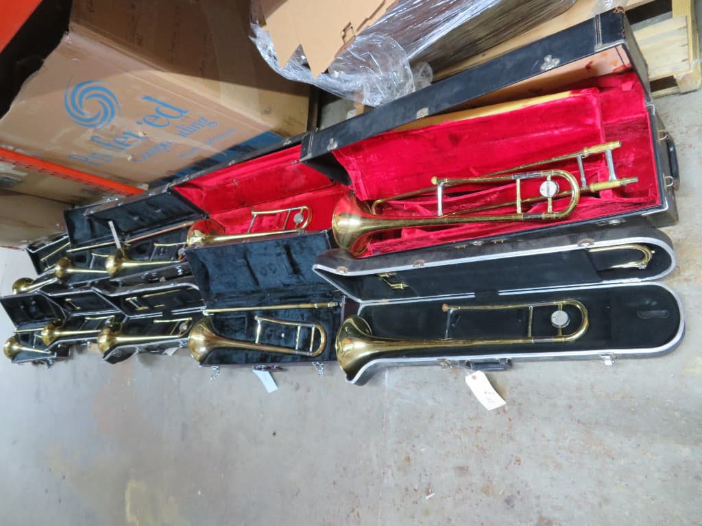 Lot of 44 Instruments and 50 Mouthpieces Serial #isi10690-24