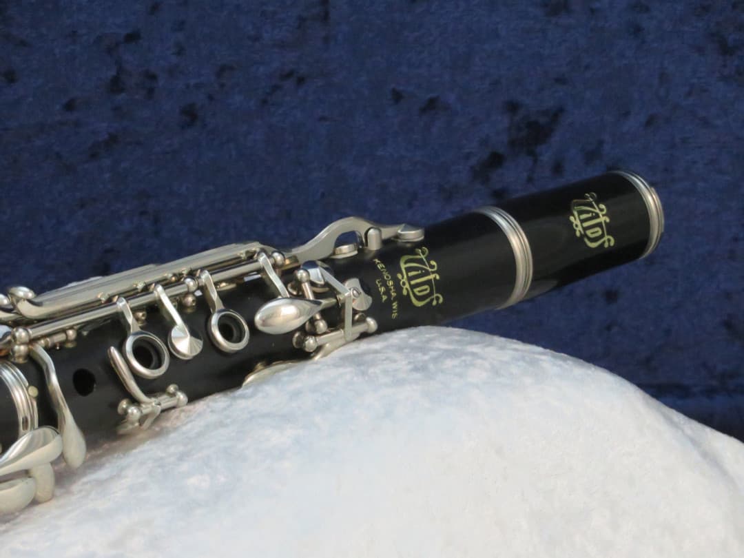 Vito 7214 Plastic Bb Soprano Clarinet Serial #C97117
