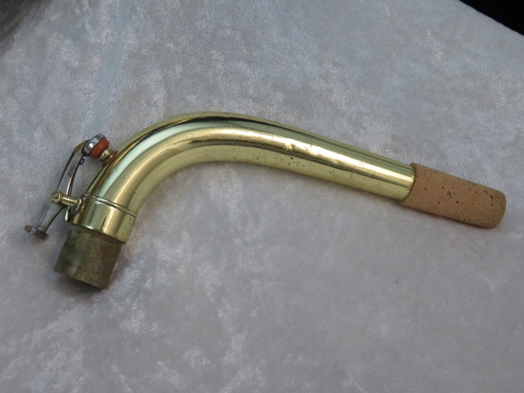 Check price and if here Bundy Baritone Saxophone Serial #529443