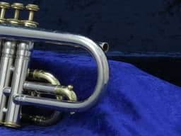 King Tempo Two Tone Cornet 1960's Serial #445866 King Tempo Two Tone Cornet 1960's Serial #445866