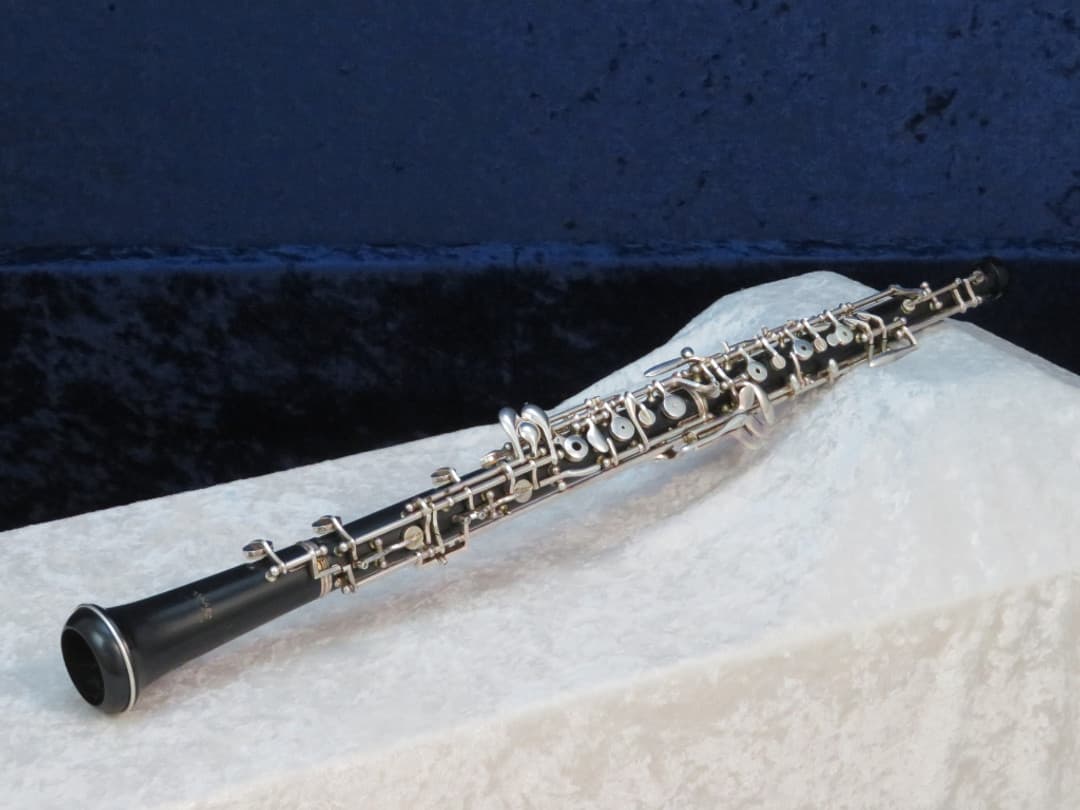 Renard by Fox Artist Model 330 Plastic Oboe 1987 Serial #4037 Renard by Fox Artist Model 330 Plastic Oboe 1987 Serial #4037