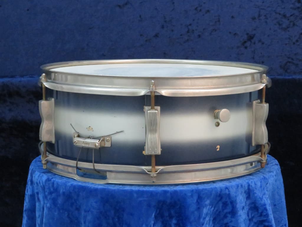 Ludwig 5.5 x 14 Blue and Silver Duco Snare Drum 1960's Serial #isi10555