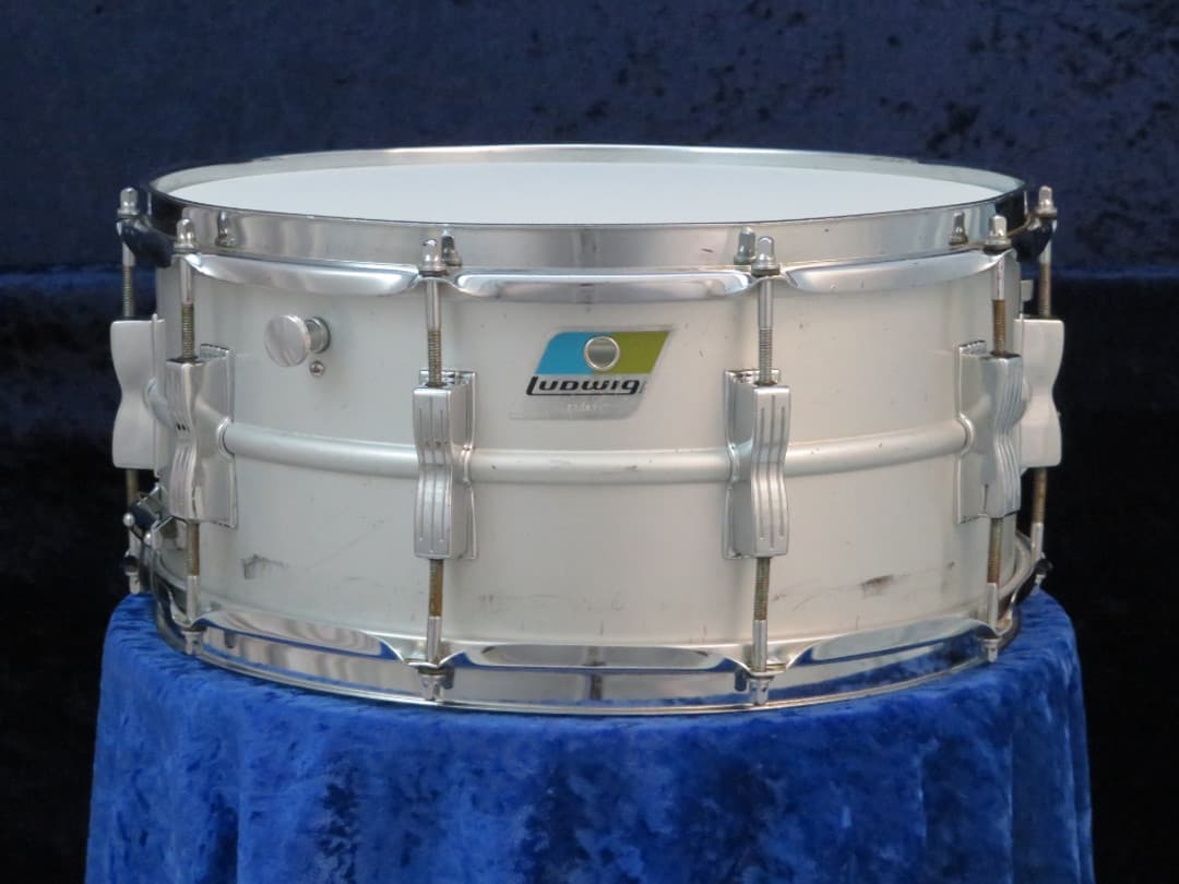 Ludwig No. 402 Acrolite 6.5 x 14 Aluminum Snare Drum 1970's Serial #933674 Ludwig No. 402 Acrolite 6.5 x 14 Aluminum Snare Drum 1970's Serial #933674