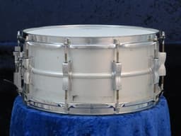 Ludwig No. 402 Acrolite 6.5 x 14 Aluminum Snare Drum 1970's Serial #933674 Ludwig No. 402 Acrolite 6.5 x 14 Aluminum Snare Drum 1970's Serial #933674