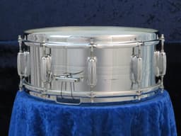 Slingerland 5.5 x 14 Steel Snare Drum 1980's Serial #899829 Slingerland 5.5 x 14 Steel Snare Drum 1980's Serial #899829