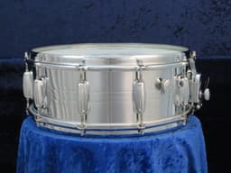 Slingerland 5.5 x 14 Steel Snare Drum 1980's Serial #899829 Slingerland 5.5 x 14 Steel Snare Drum 1980's Serial #899829