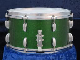 Gretsch 7 x 14 Green Sparkle Pearl Wood Snare Drum Serial #isi11143 Gretsch 7 x 14 Green Sparkle Pearl Wood Snare Drum Serial #isi11143