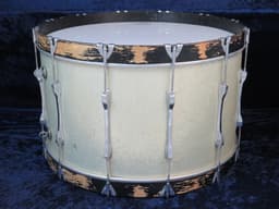 Ludwig 14 x 26 Silver Sparkle Wood Bass Drum 1988 Serial #3187338 Ludwig 14 x 26 Silver Sparkle Wood Bass Drum 1988 Serial #3187338