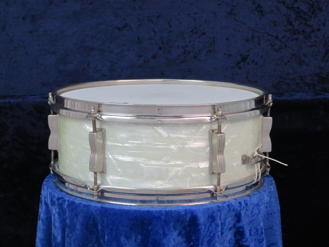 Ludwig No. 491 Pioneer 5 x 14 White Marine Pearl Wood Snare Drum 1965 Serial #207337