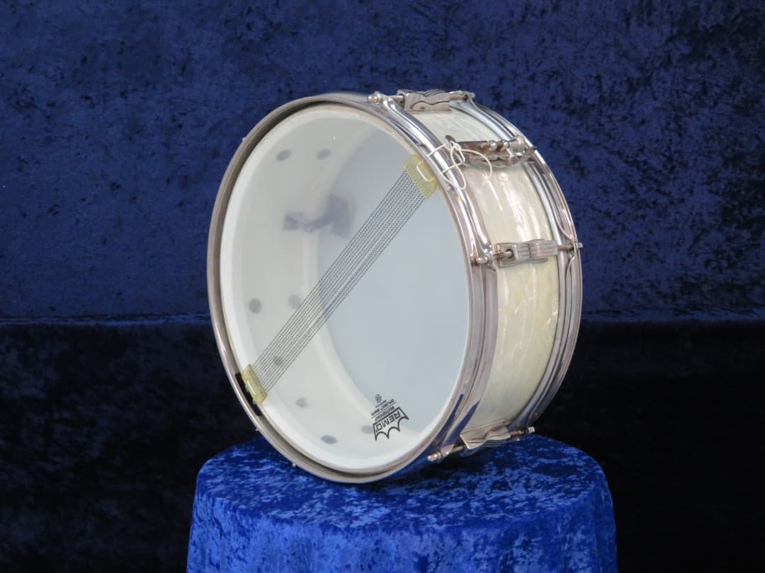 Ludwig No. 491 Pioneer 5 x 14 White Marine Pearl Wood Snare Drum 1965 Serial #207337
