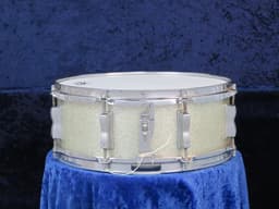 Ludwig Jazz Festival 5 x 14 Sparkling Silver Pearl Wood Snare Drum 1964 Serial #isi9279 Ludwig Jazz Festival 5 x 14 Sparkling Silver Pearl Wood Snare Drum 1964 Serial #isi9279